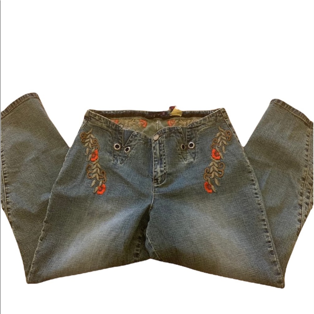 Vigoss Capri Embroidered Jeans Women's Jun…
